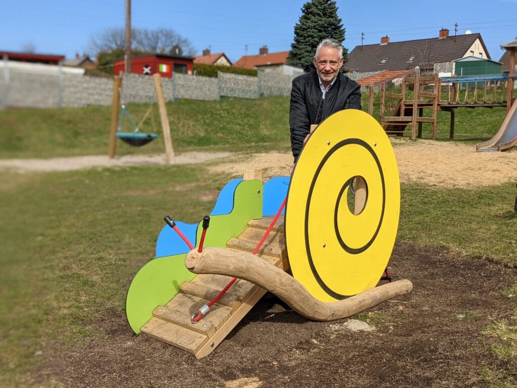 Das neue Spielgerät in der Inselstraße